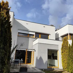 Apartament Dom Dabrowka Poznan, Paledzie
